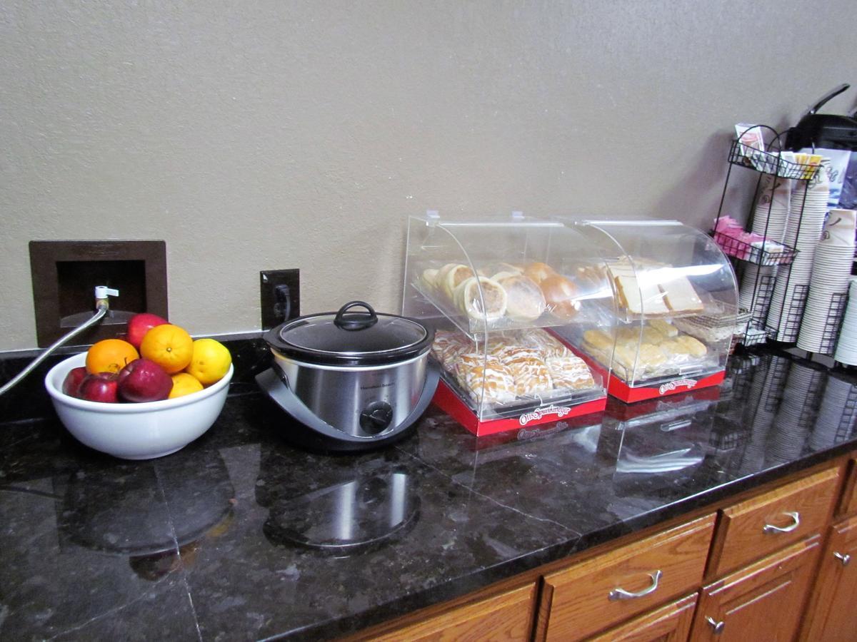 Oak Hill Inn & Suites Canton 외부 사진