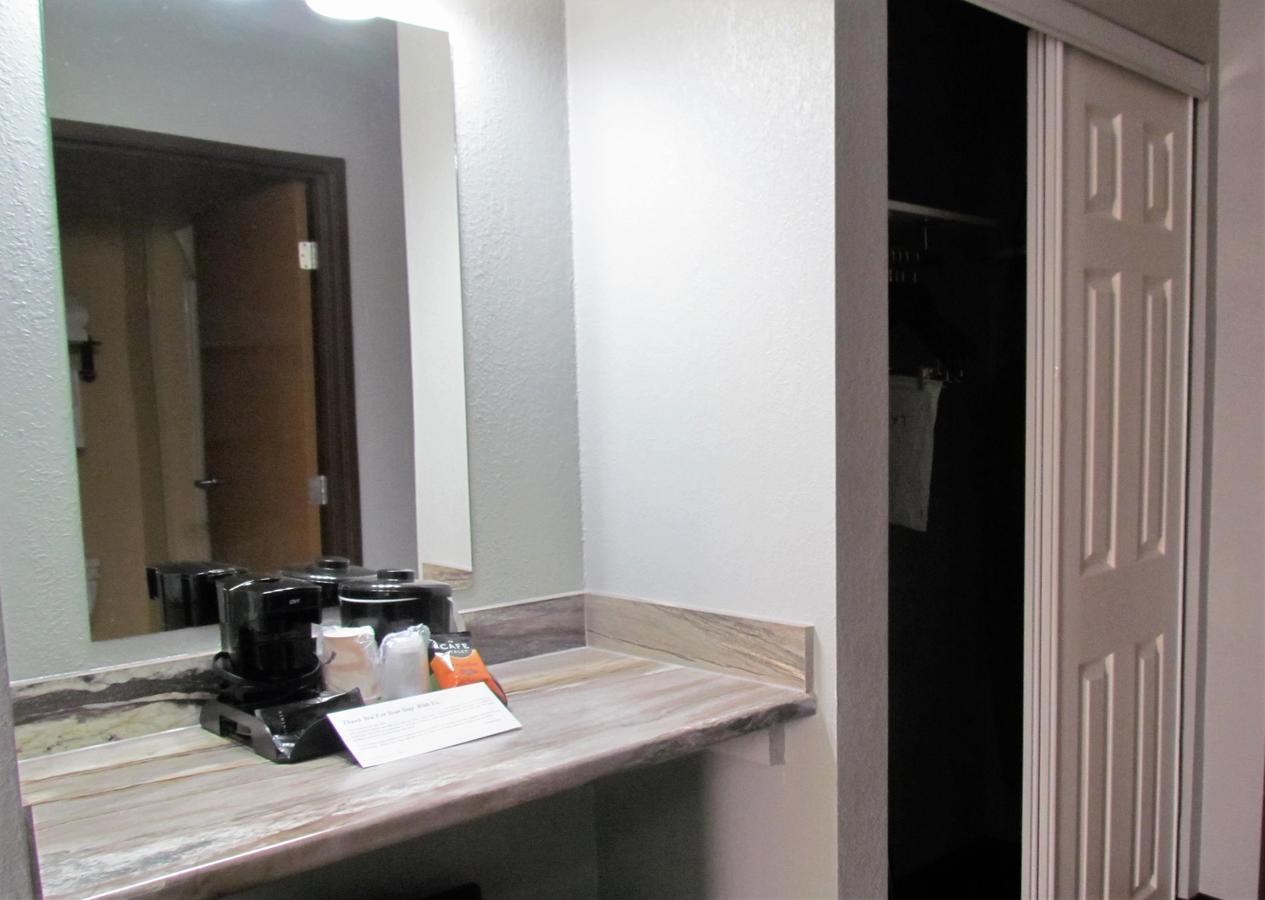 Oak Hill Inn & Suites Canton 외부 사진