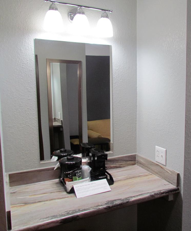 Oak Hill Inn & Suites Canton 외부 사진