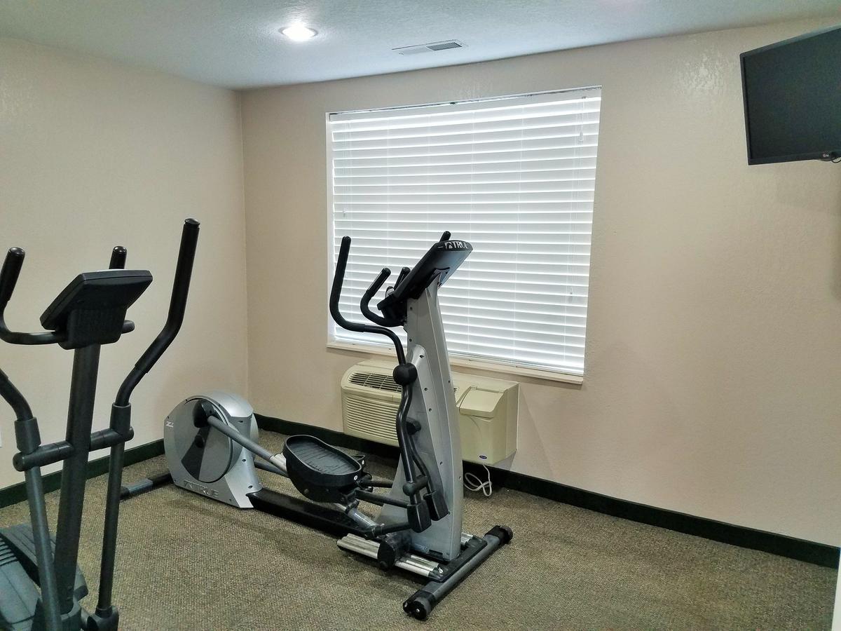 Oak Hill Inn & Suites Canton 외부 사진