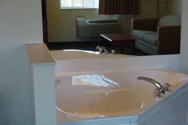 Oak Hill Inn & Suites Canton 외부 사진